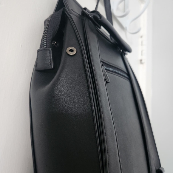 Pixie MOOD VEGAN LEATHER Black Backpack - Picture 7 of 7